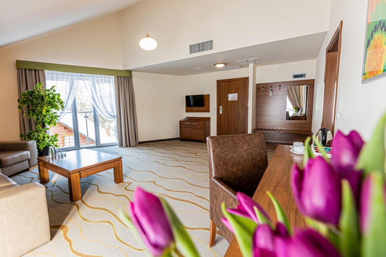 Hotel Olivia Medical Spa Skomielna Czarna 외부 사진