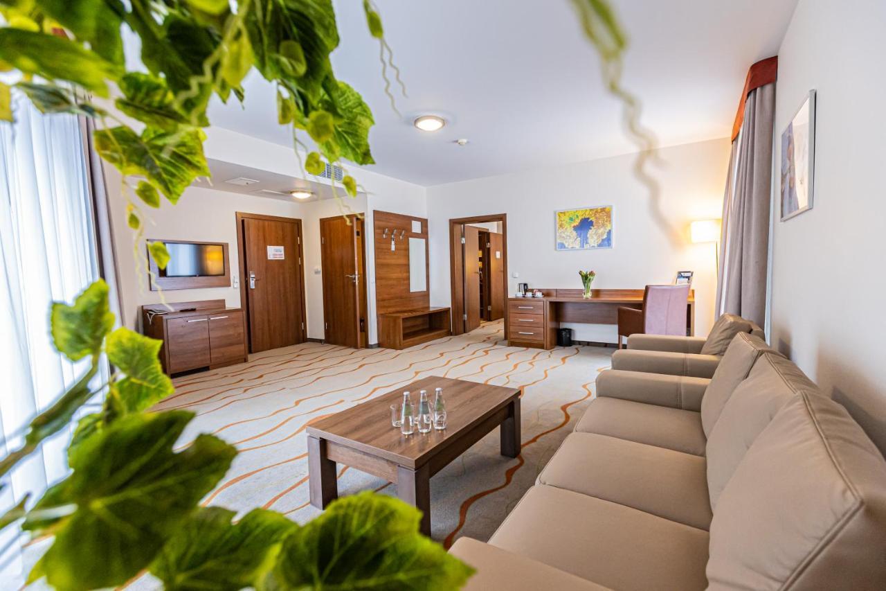 Hotel Olivia Medical Spa Skomielna Czarna 외부 사진