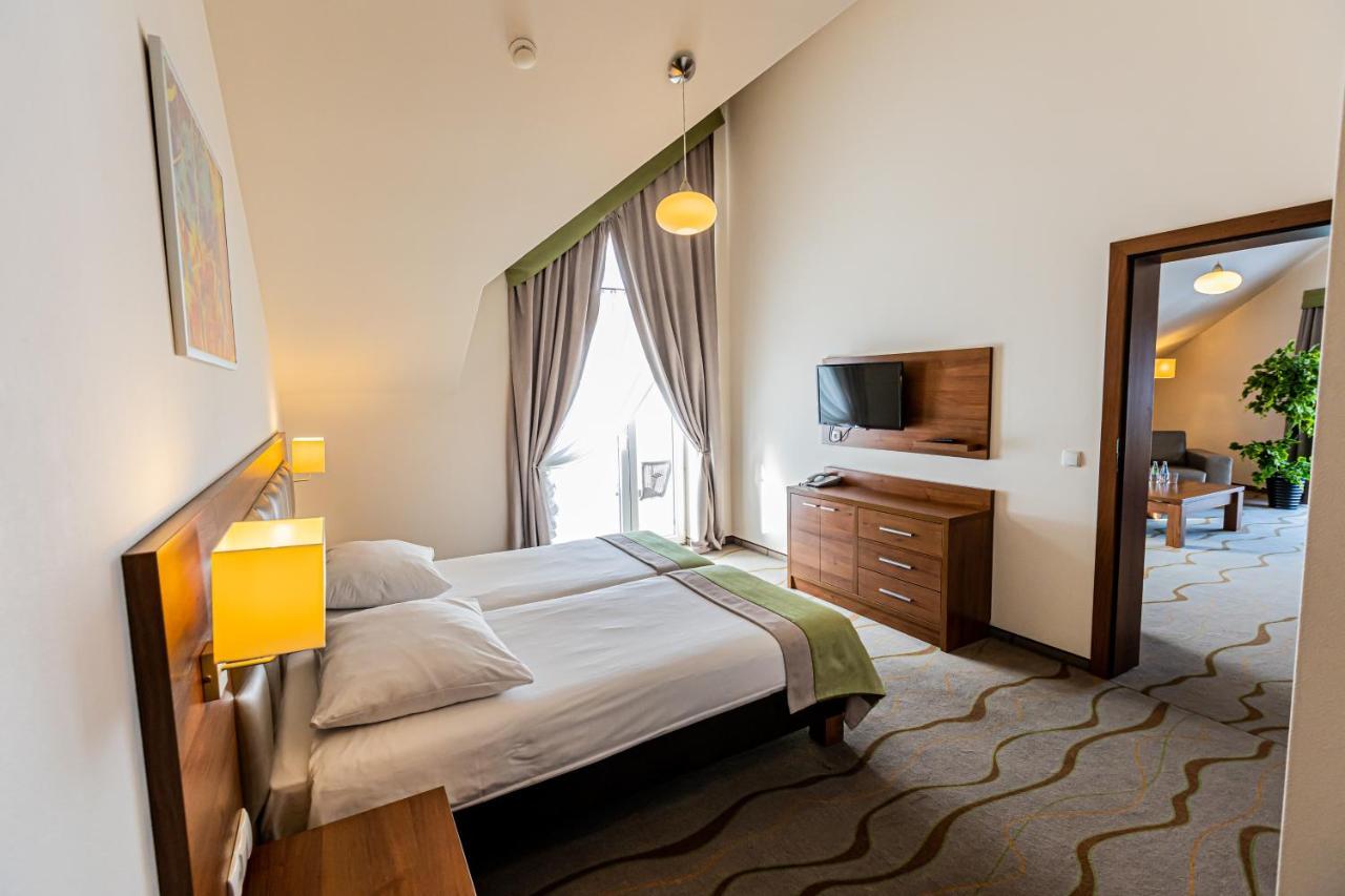 Hotel Olivia Medical Spa Skomielna Czarna 외부 사진