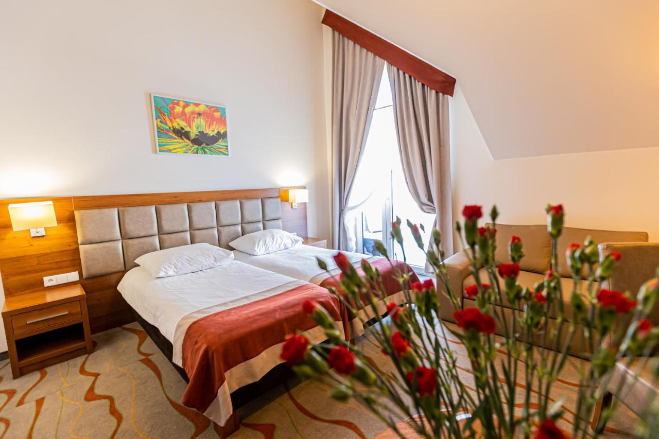 Hotel Olivia Medical Spa Skomielna Czarna 외부 사진
