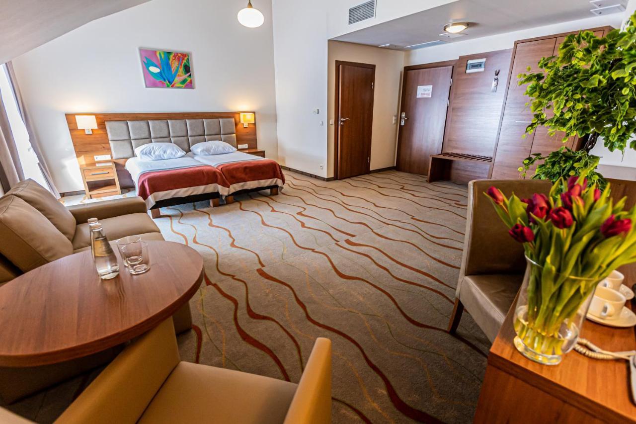 Hotel Olivia Medical Spa Skomielna Czarna 외부 사진